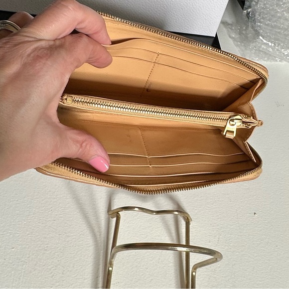 Low Start Bottega Veneta Women’s Wallet - Picture 9 of 13